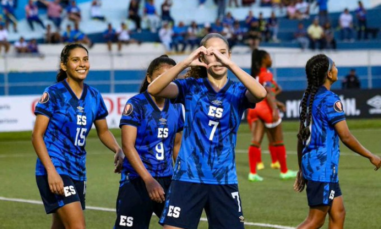 Selecta femenina golea 9-1 a Martinica rumbo a copa oro.