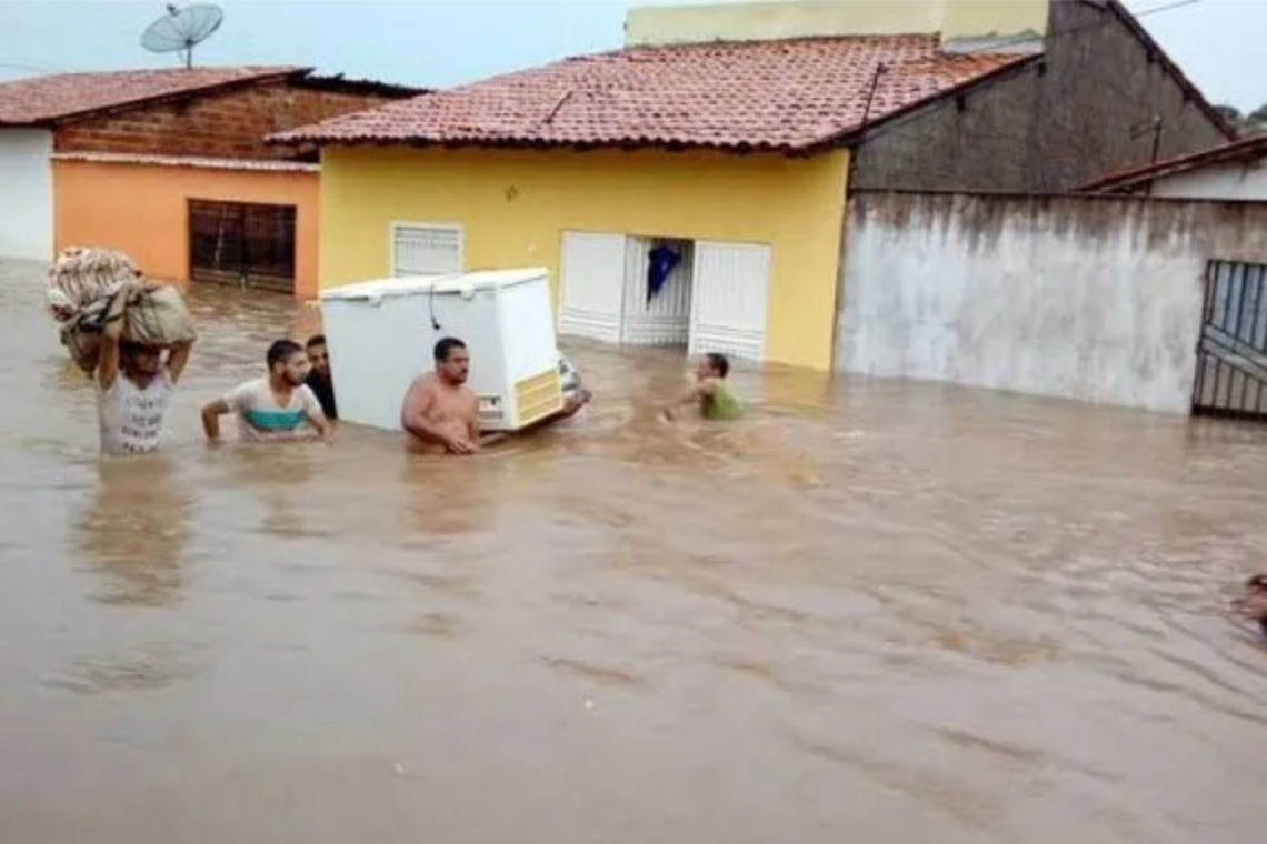 114 los muertos por inundaciones al sur de Brasil.